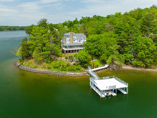 Featured Listing: 5 Bedroom Home for Sale on Lake James